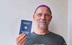 wie bekommt man einen diplomatenpass